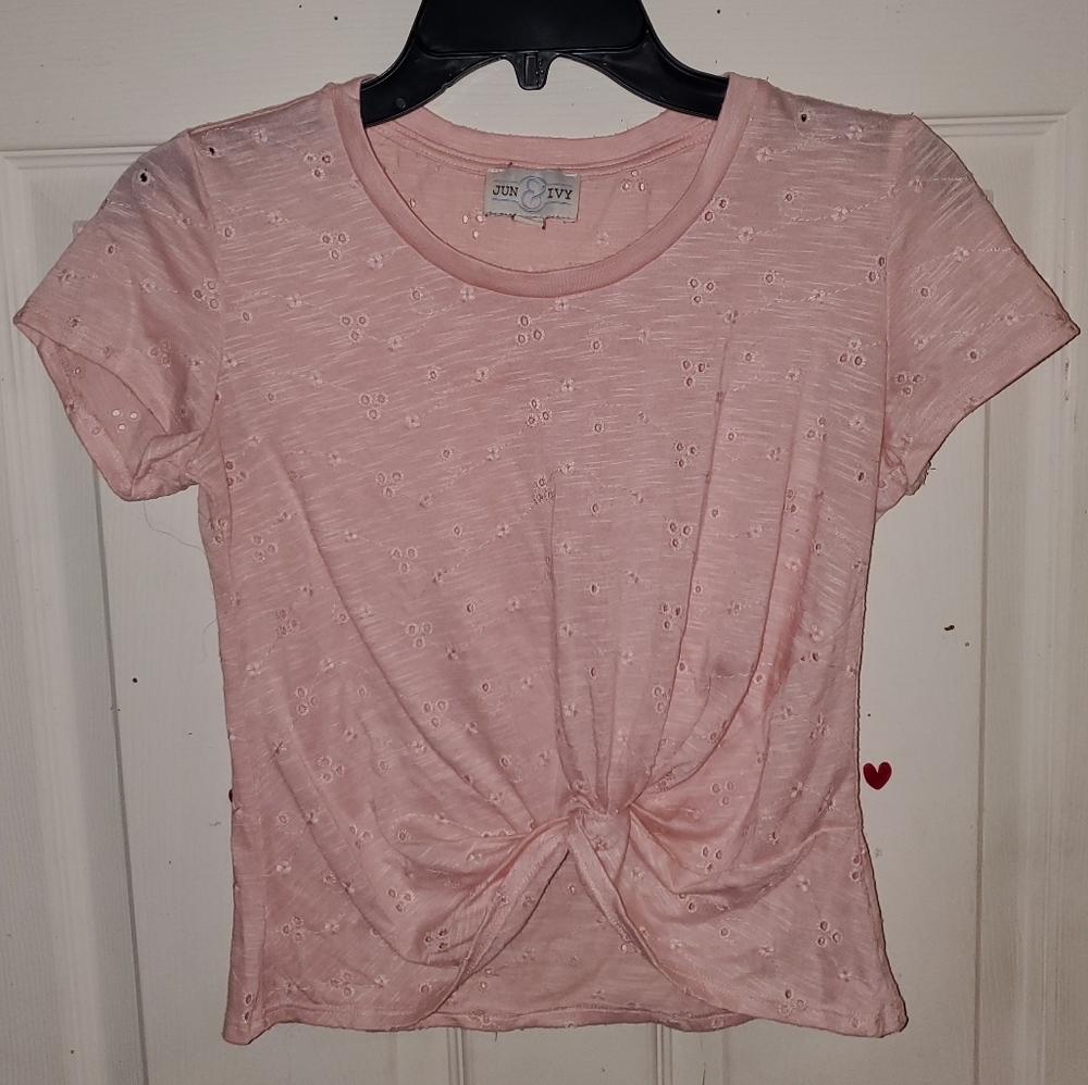 5 for $25 | Francesca's Jun & Ivy Floral Eyelet Twist Front Short Sleeve Blouse